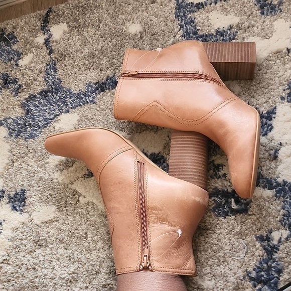 Lucky brand lk-sheirin camel booties Mob Wife Minimalist Chic - Picture 1 of 11